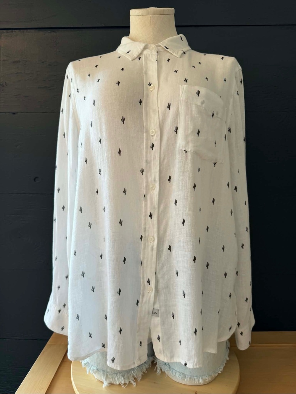 Rails Charli cactus White Button-Down Shirt w/tiny cactus black print med euc